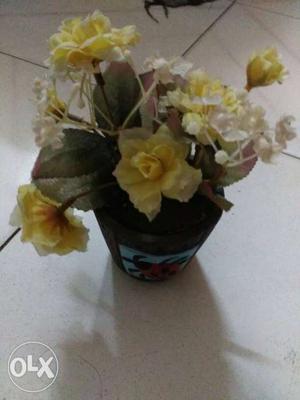 Yellow Rose Flowers In Vase