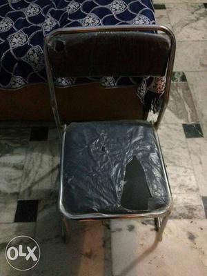 1 Chair rs 550 I sale 4 chair