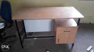 2 Office tables in Excellent condition. Office