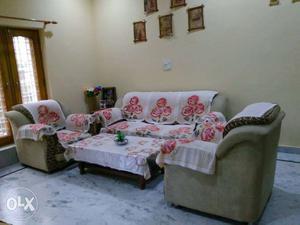 5 seater sofa for sale without table condition is