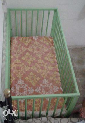 Baby bed or crib