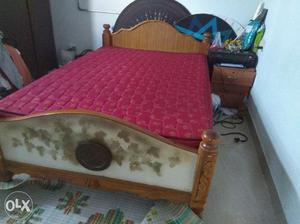 HI.. i want sale my cot,, 6.× 4 ft queen size