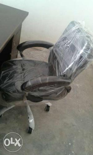 New chair at affordable price contact me for item