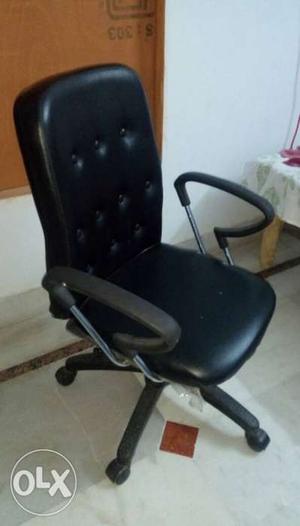 New chair brought 4 month before selling because