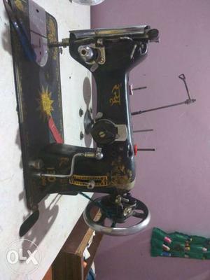 Ranew embroidery machine good condition