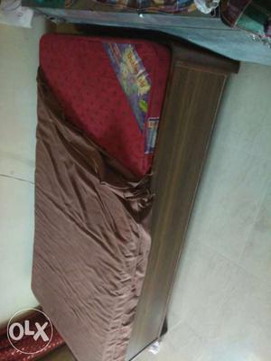 Single bed diwan of shisham wood with Dunlop