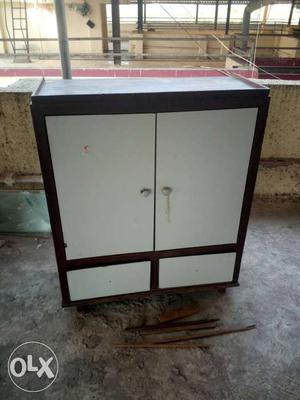 Storage unit for sell in Thane. hight 3.5 ft.