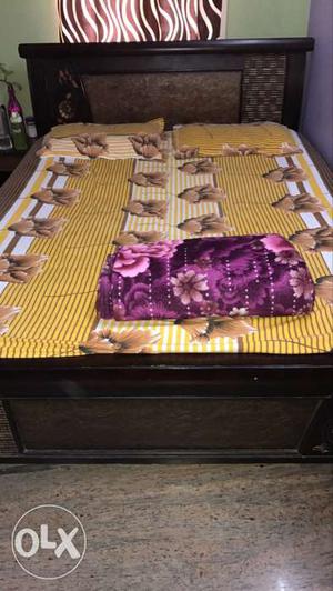 Supercquality Queen size cot is for sale along