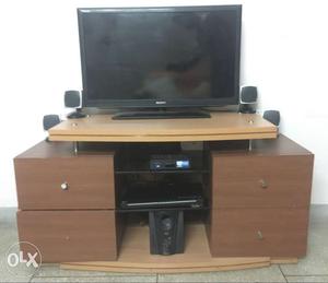 TV unit with storage (with side units extra price)