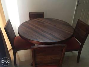 Teak wood Round table in excellent condition