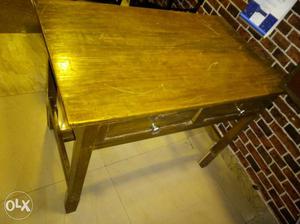 Teak wood table with drawer