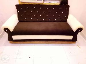 Urgent Sell brand New King Size Sofa Very Good