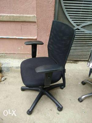Used office netted chairs