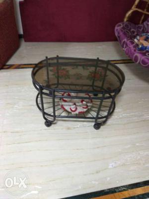 Wrought iron center table (tipoy) in good