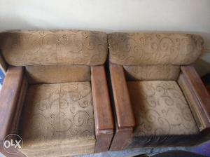 A 5 pcs. Sofa set in good condition.
