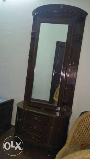 Brown Vanity Dressing mirror. Pure shisham wood..only 6