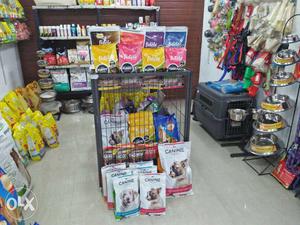 Largest pet foods and accosries collections in