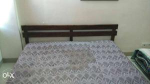 Pure sheesham wood very good quality bed with new