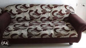 Sofa set 3+2 very good condition used very less