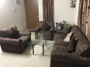 Sofa set 5 seater (3+1+1) with centre table and