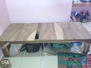 Wooden bed (6*3 foot)