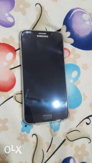 Galaxy A8 excellent condition with complete accesories