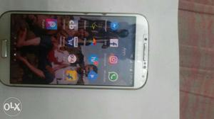 In very good condition samsung galaxy s4 only