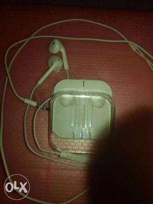 Want to sale iphonse 5s headphone for cheap rate