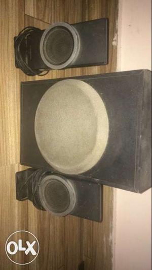 2.1 creative speakers in good condition Aux in