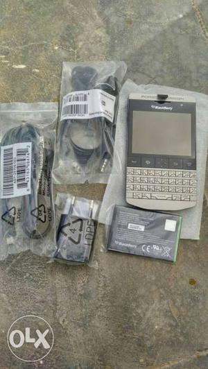 BlackBerry PORSCHE , New handset, Accessories