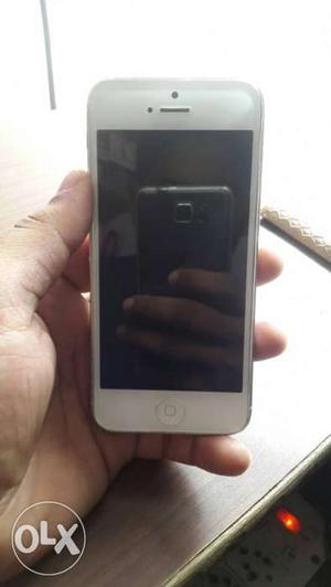 Iphone 5 16gb 4g with charger data cable nd id