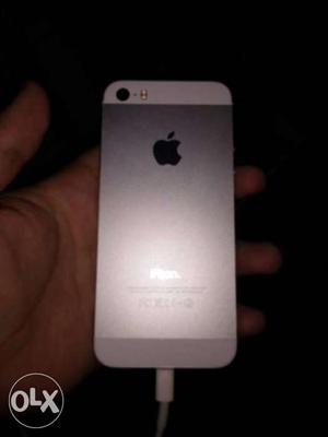 Iphone 5s 64gb variant.. superb condition.. no