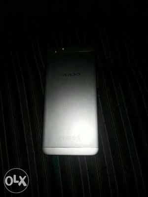 Oppo f1s 64 gb and 4 gb Ram... 5 th month old