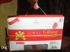 Reliance Vimal Gift Box
