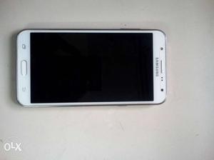 Samsung galaxy j7 in excellent condition plus free 7 back
