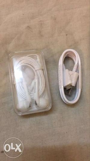 Samsung note 5 charger and earphones seel pack