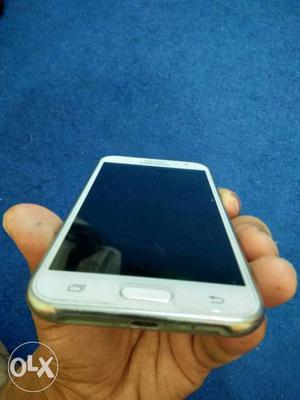Selling galaxy J2 in awesome condition along with