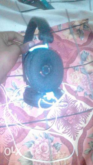 This head phone is good condition and support