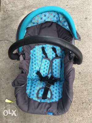 Brand new Mee Mee 3 in 1 car seat.colour-grey