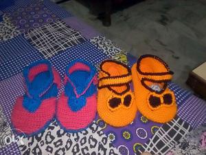 New handmade baby woolen shoes