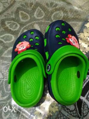 Toddler's Black-and-green Rubber Clogs