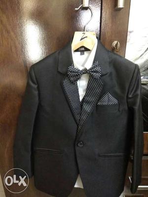 Tuxedo for 6-7years old boy worn only once