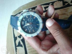 I want to sell my watch and stainless steel kada