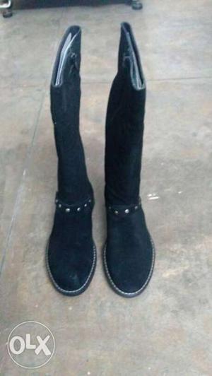 Price Tag intact Foreign brand Pair Of Black leather boots