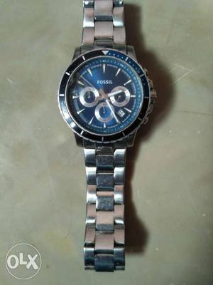Round Silver Fossil Chronograph Watch With Link Band