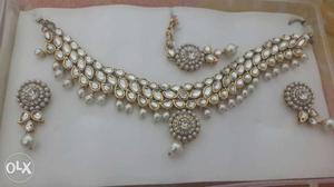 This is kundan set with white pearls complete set