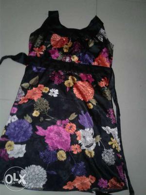 Women's Black, Red And Purple Floral Top