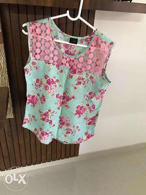 Blue & pink floral top