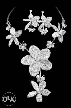 Embellished Silver Floral Motif Necklace Matching With