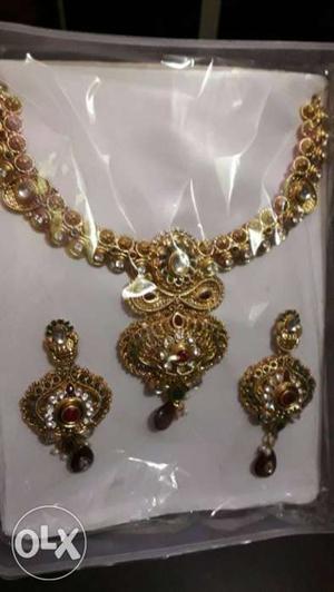 Gold Chunky Necklace Set